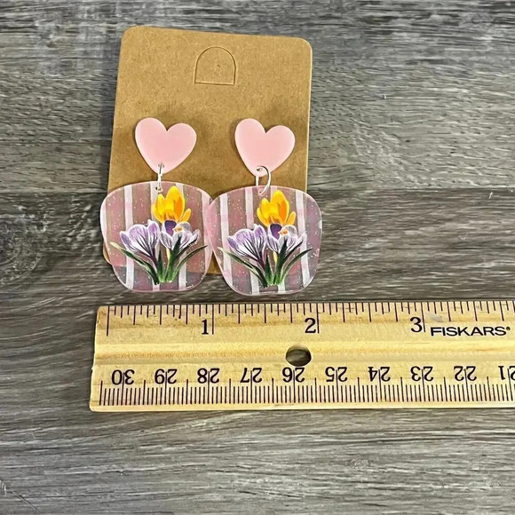 Floral Acrylic Heart Drop Earrings - Picture 4 of 8